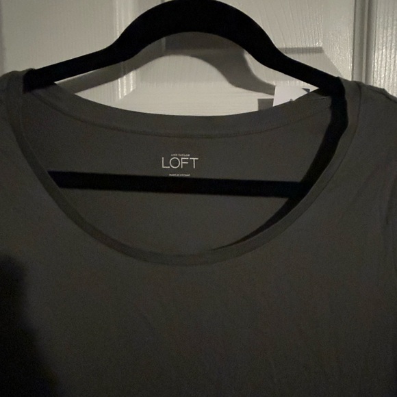 women’s LOFT long sleeve gray tee - Picture 2 of 3